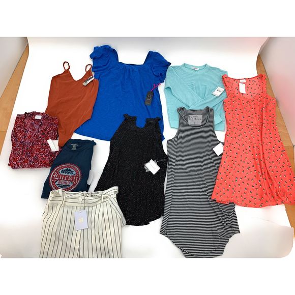 Nordstrom Tops - Nordstroms Womens SZ Small 9 PC Gift Set